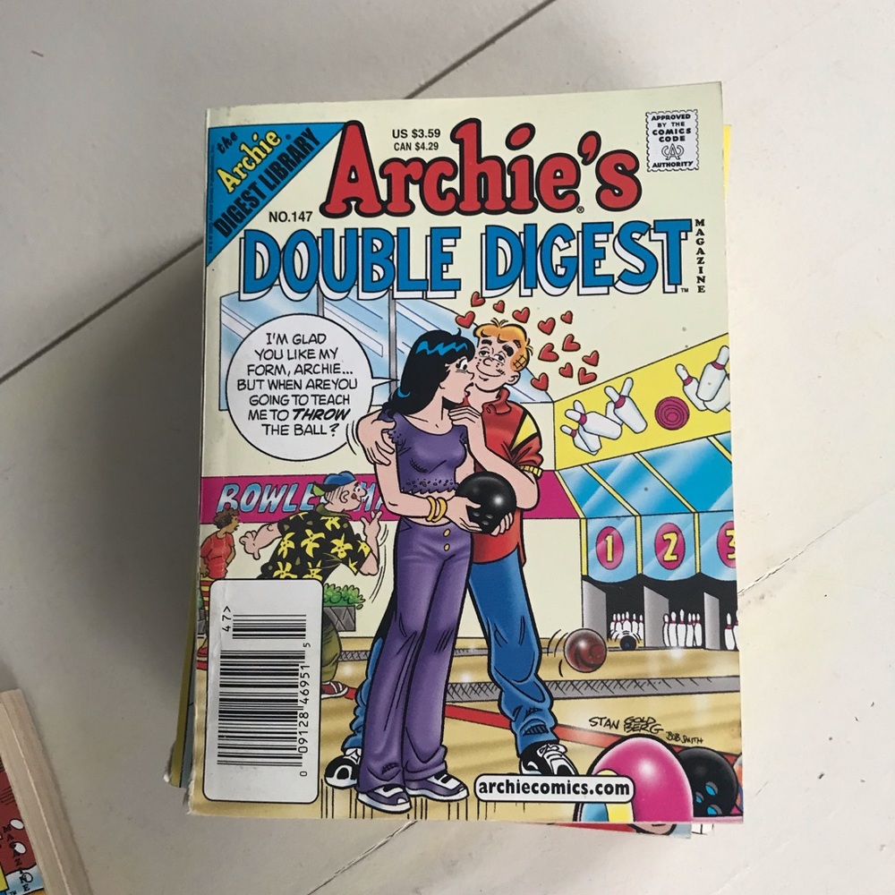 Archie’s Double Digest Comic Book #147- Cream, Blue, Purple